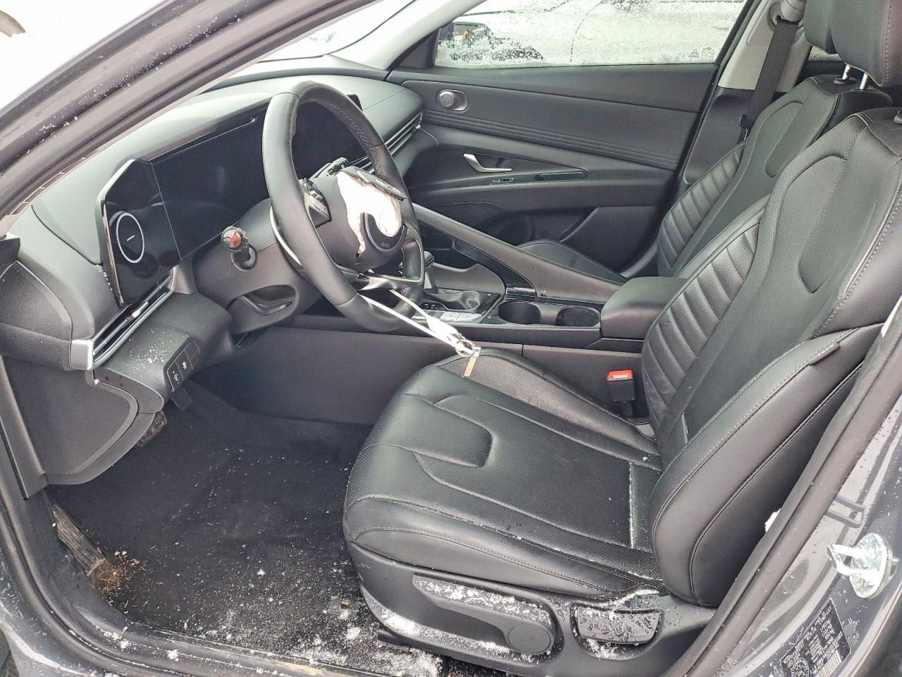 2025 Hyundai Elantra Luxury