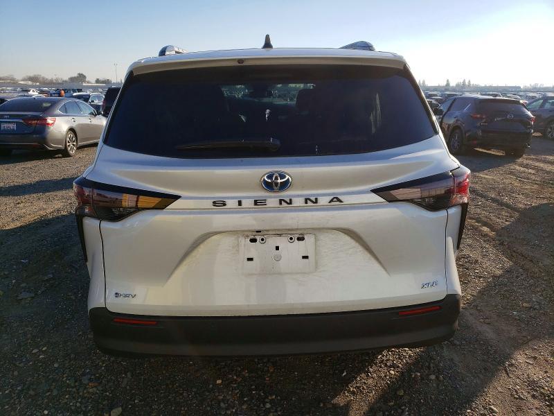 2025 Toyota Sienna xle 8-passenger