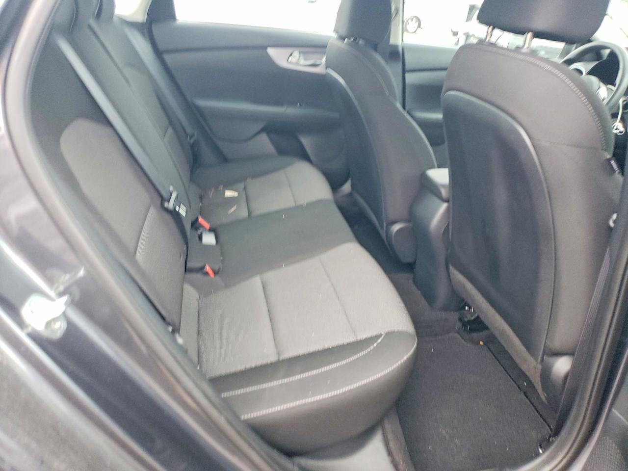 2022 KIA Forte fe