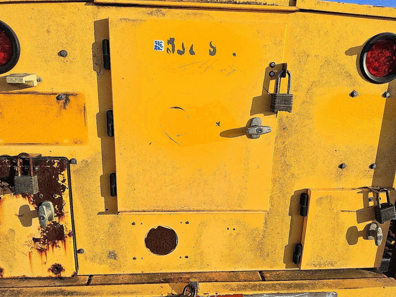 2000 Fene 1999 Technologies Service Manhole Support Trailer