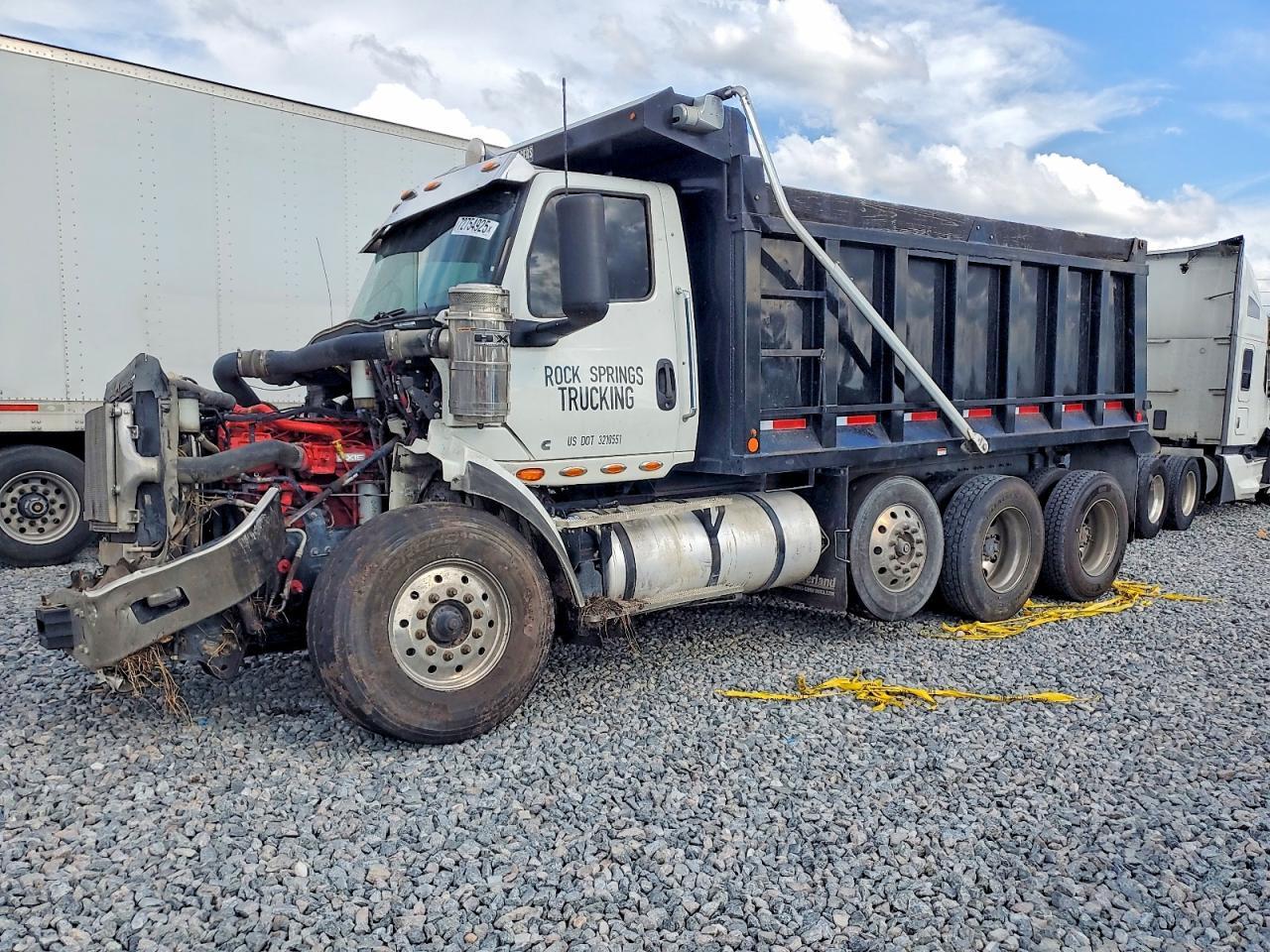 2023 International HX620 Dump Truck