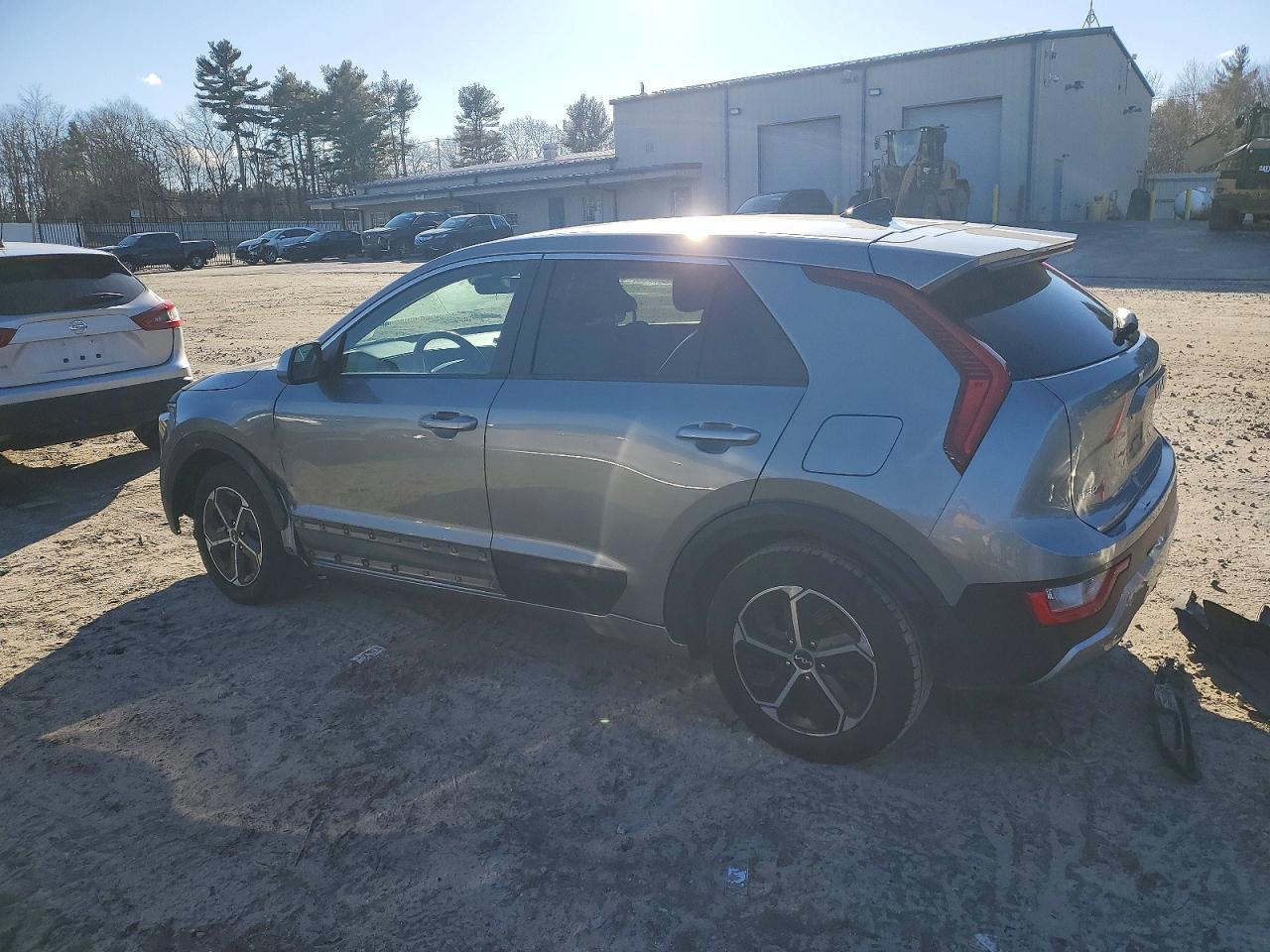 2023 KIA Niro lx