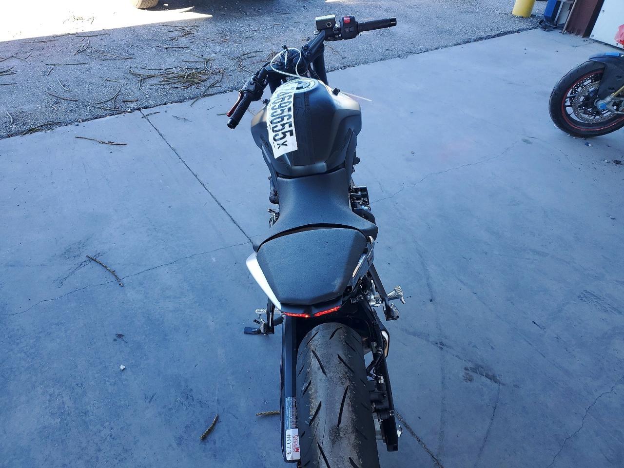 2024 Suzuki GSX800 F