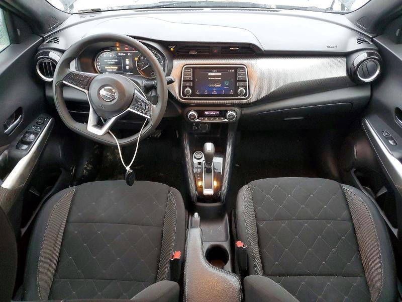 2020 Nissan Kicks sv