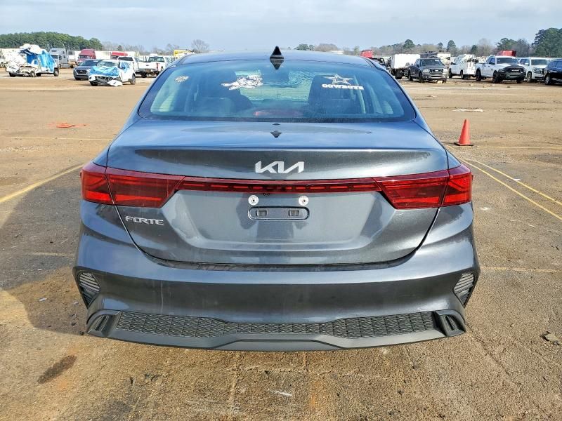 2024 KIA Forte lxs