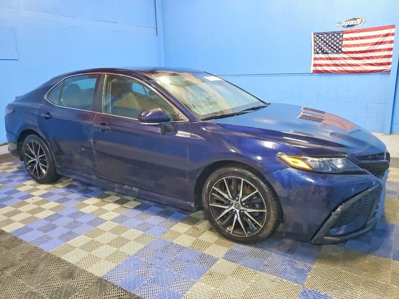 2022 Toyota Camry se