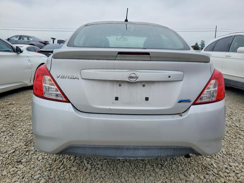 2015 Niss Versa 1.6 s Plus