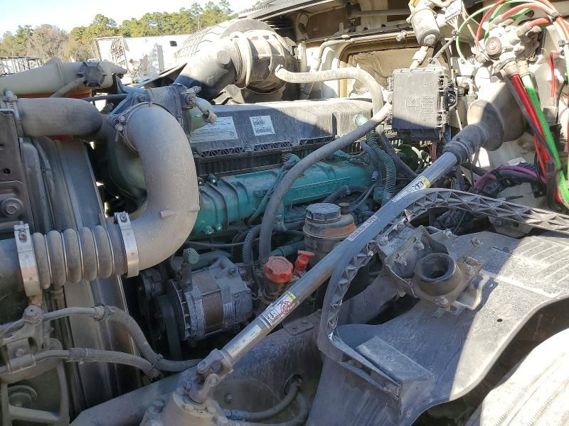 2017 Volvo VNL Semi Truck