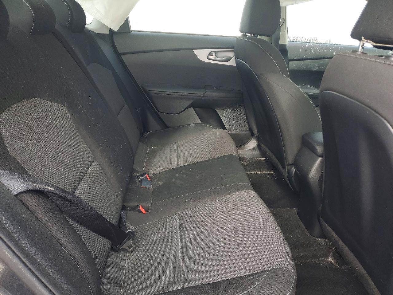 2023 KIA Forte lx