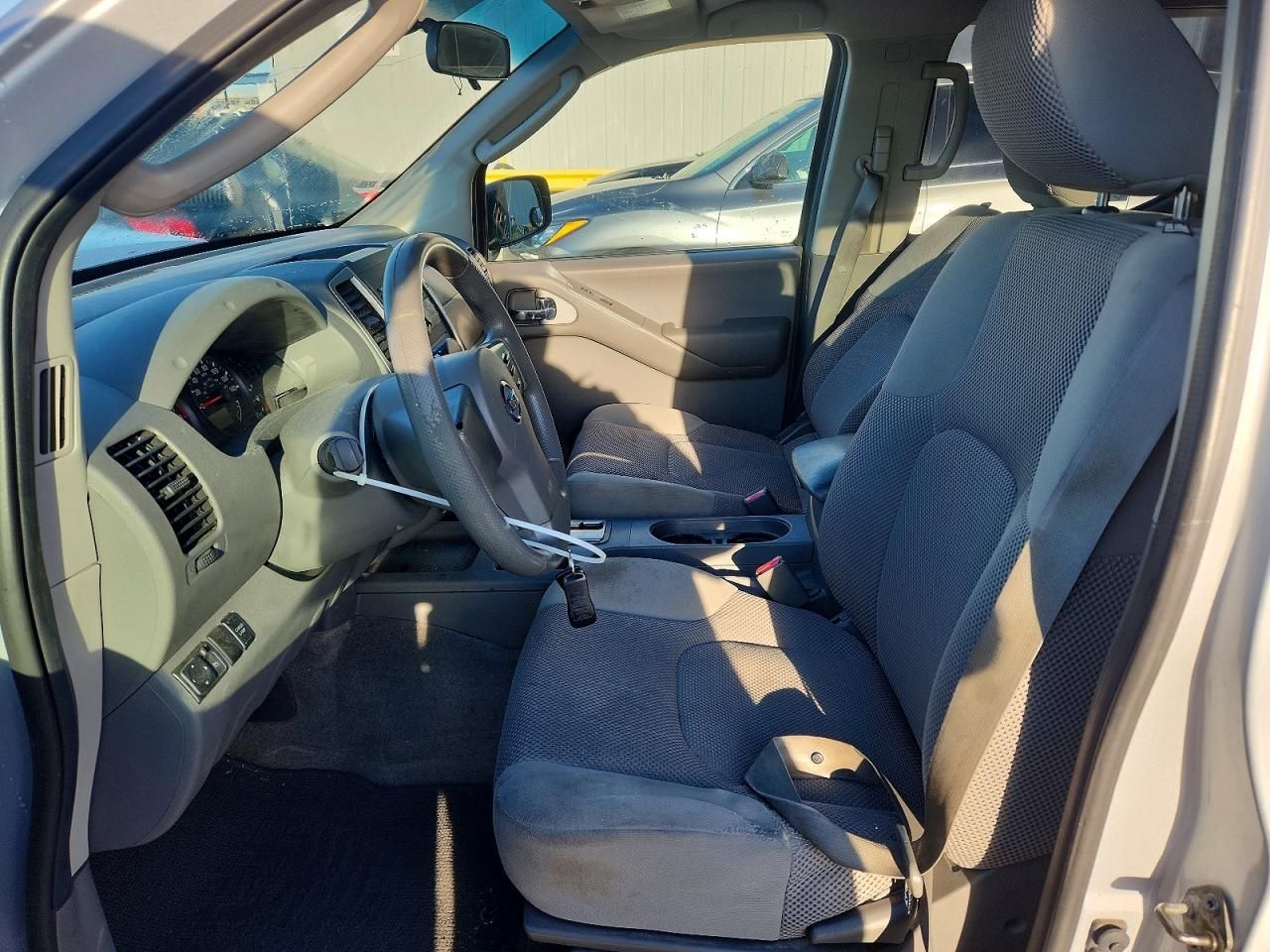 2011 Nissan Frontier s