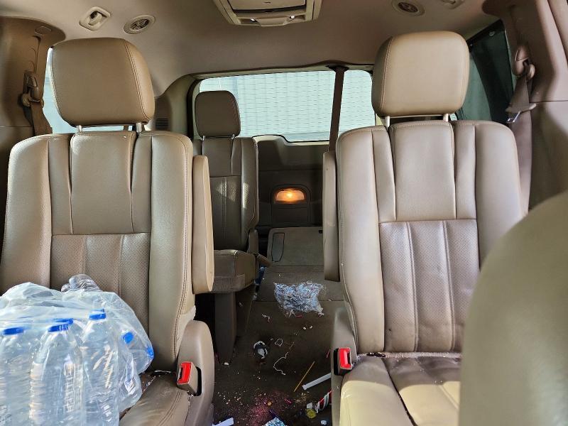 2013 Chrysler Town & Country Touring l