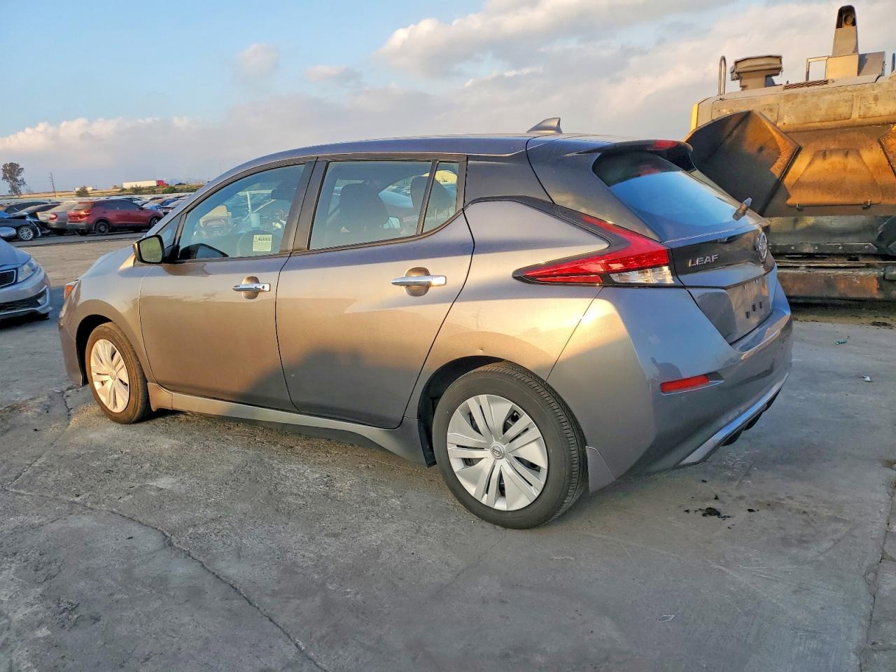 2023 Nissan Leaf s