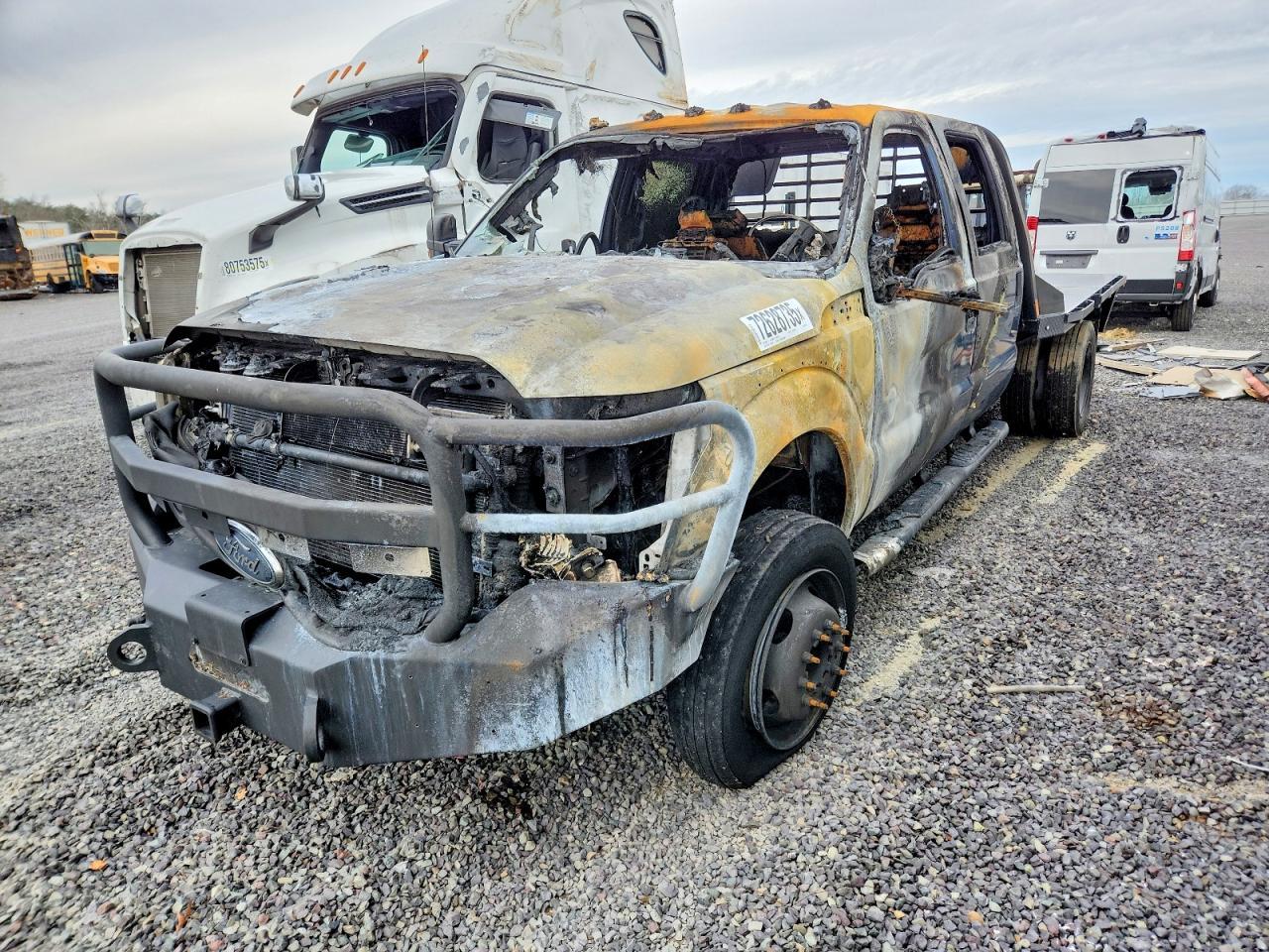 2013 Ford F450 Super Duty Flatbed Truck