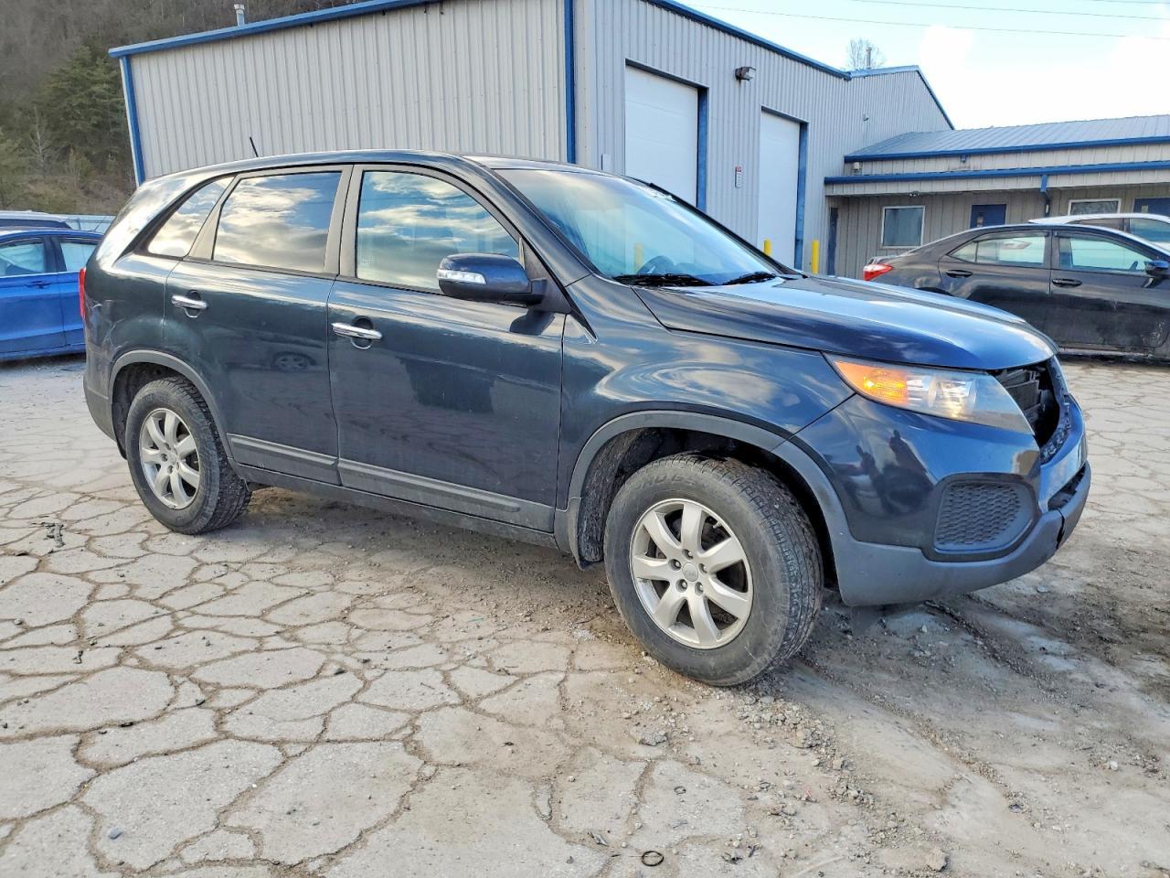 2013 KIA Sorento lx