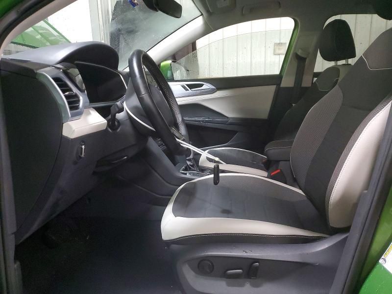 2025 Volkswagen Taos se