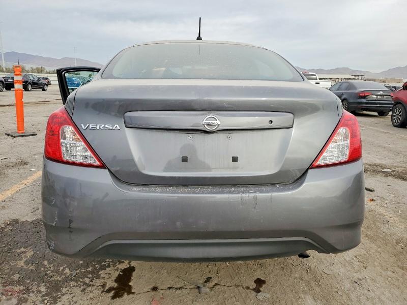 2016 Nissan Versa s