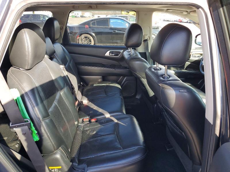 2016 Niss Pathfinder Platinum