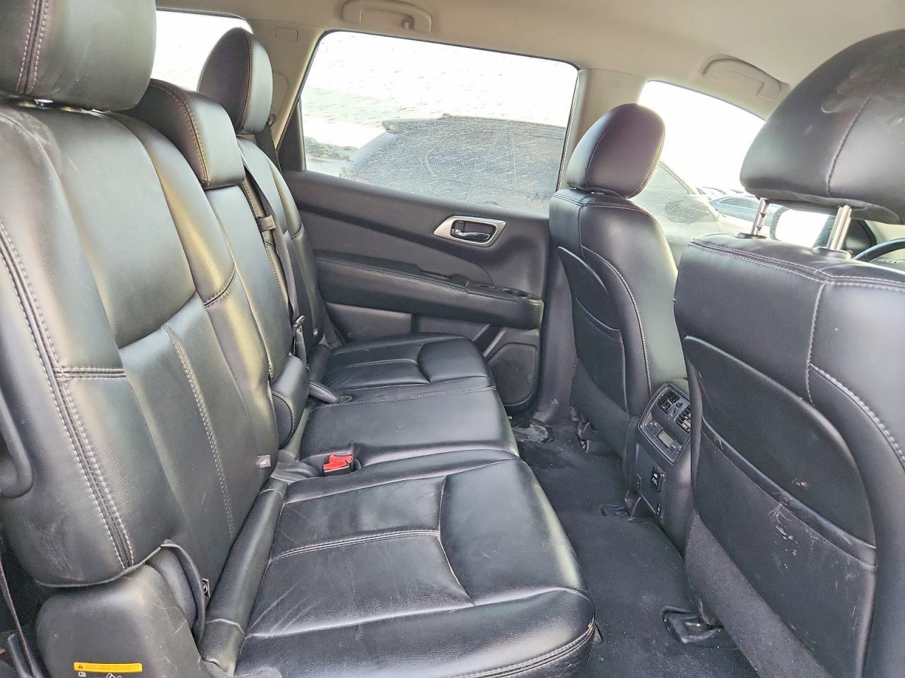 2015 Nissan Pathfinder s