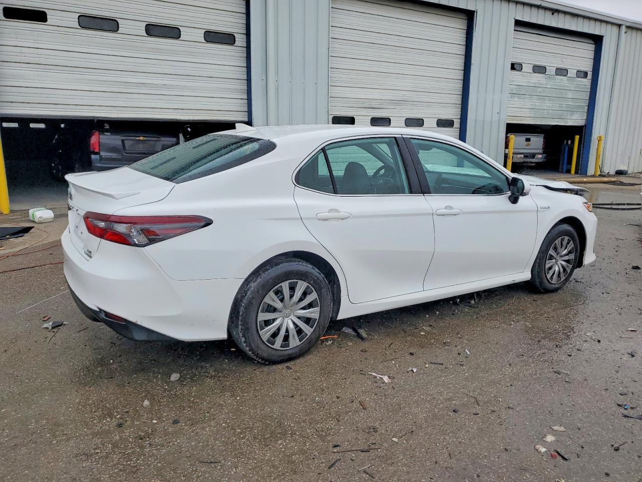 2021 Toyota Camry Hybrid le