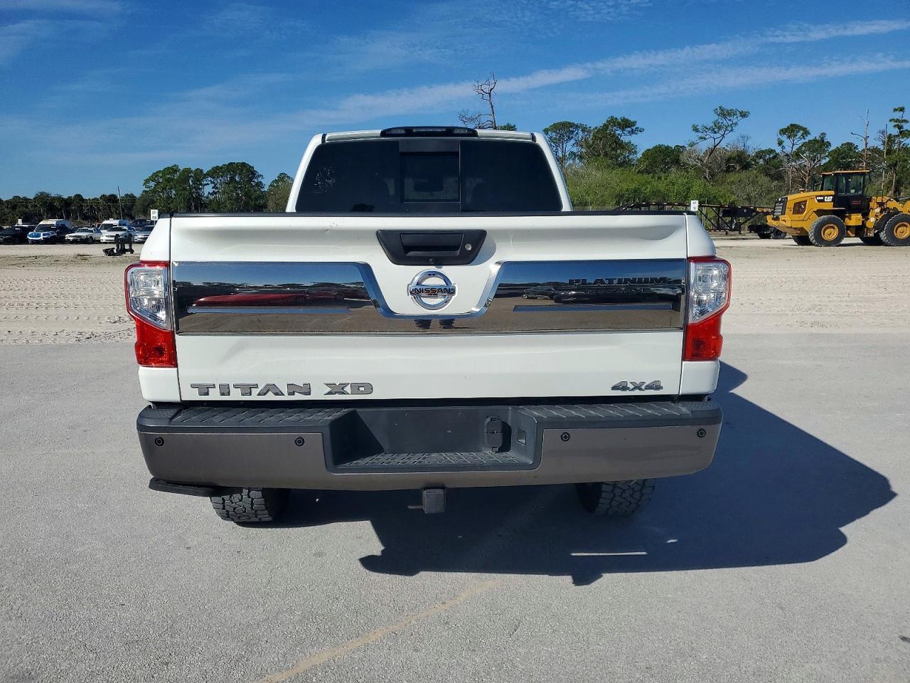 2016 Nissan Titan XD SL