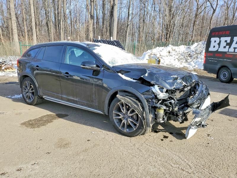 2016 Volvo V60 Cross Country Premier