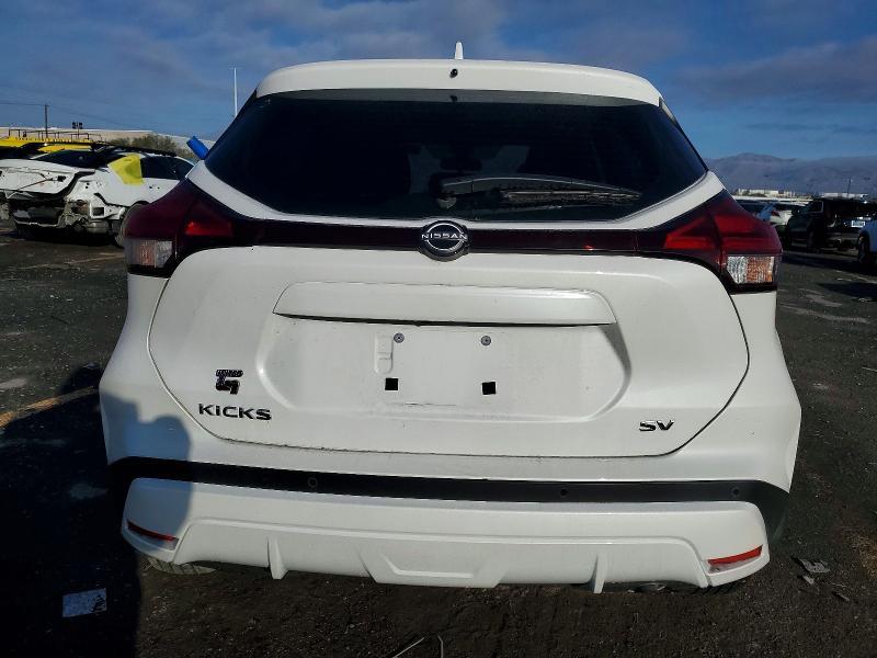 2023 Nissan Kicks sv