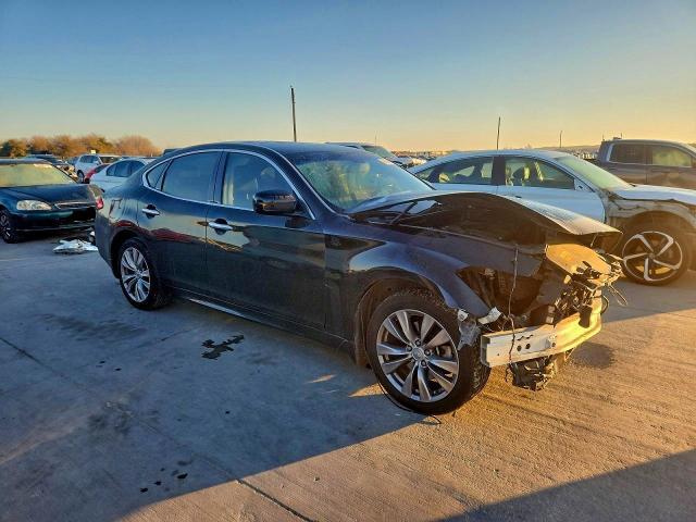 2013 Infiniti M37