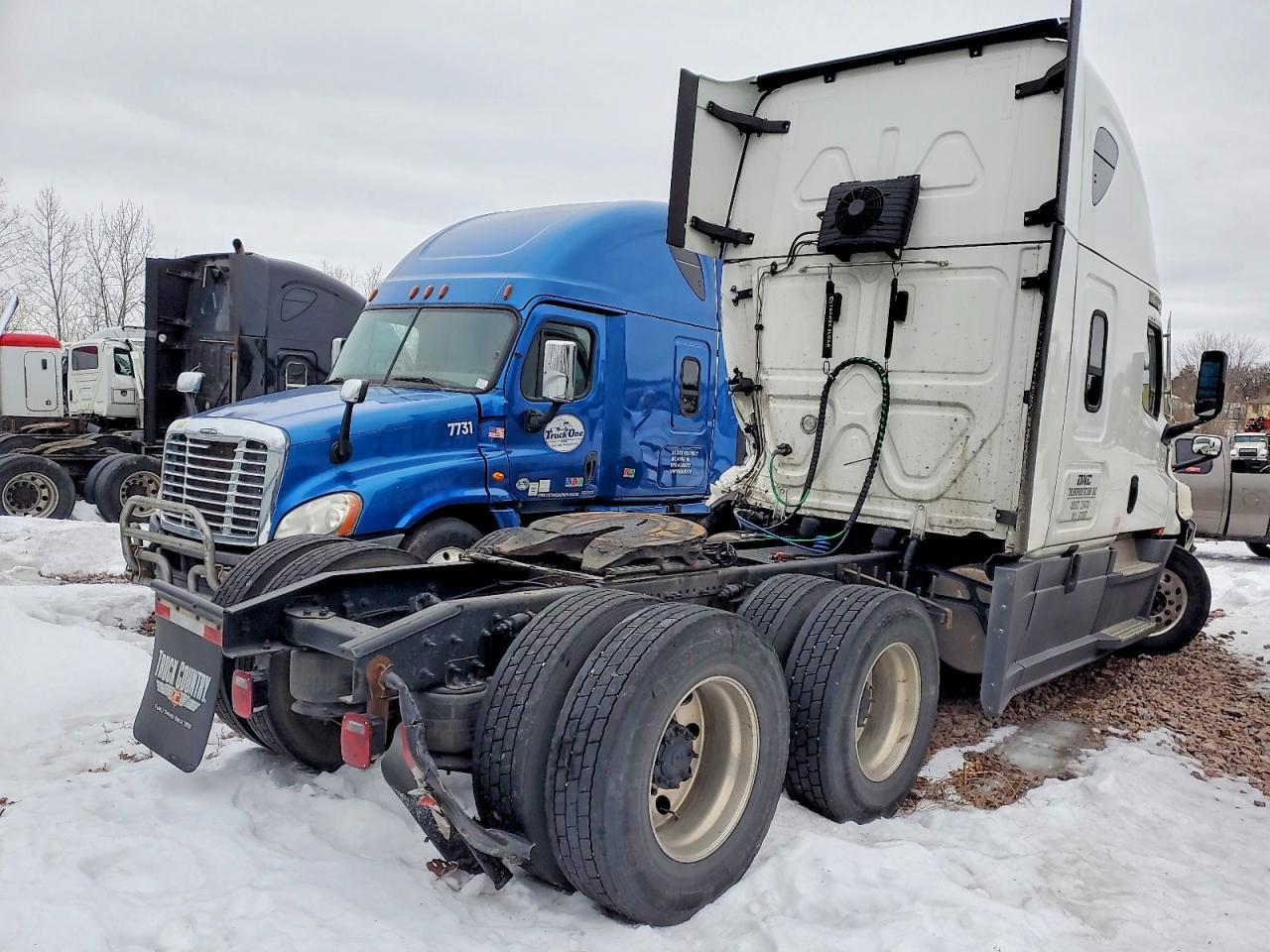 2022 Freigliner 2022 Freightliner Cascadia 126 Semi Truck