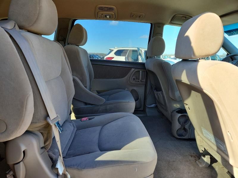 2005 Toyota Sienna ce