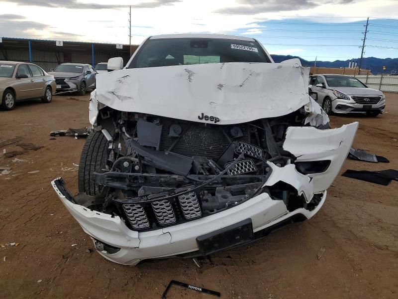 2020 Jeep Grand Cherokee Laredo