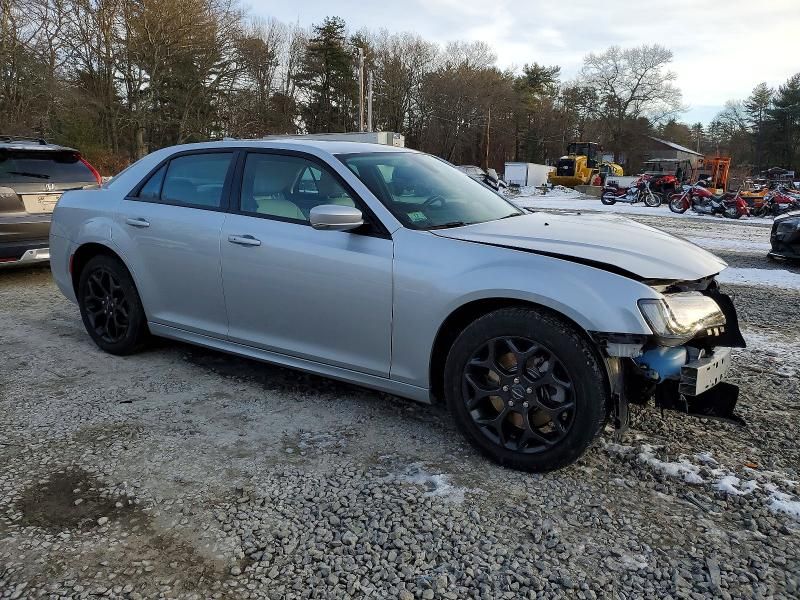 2021 Chrysler 300 Touring