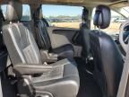 2016 Chrysler Town & Country Touring l