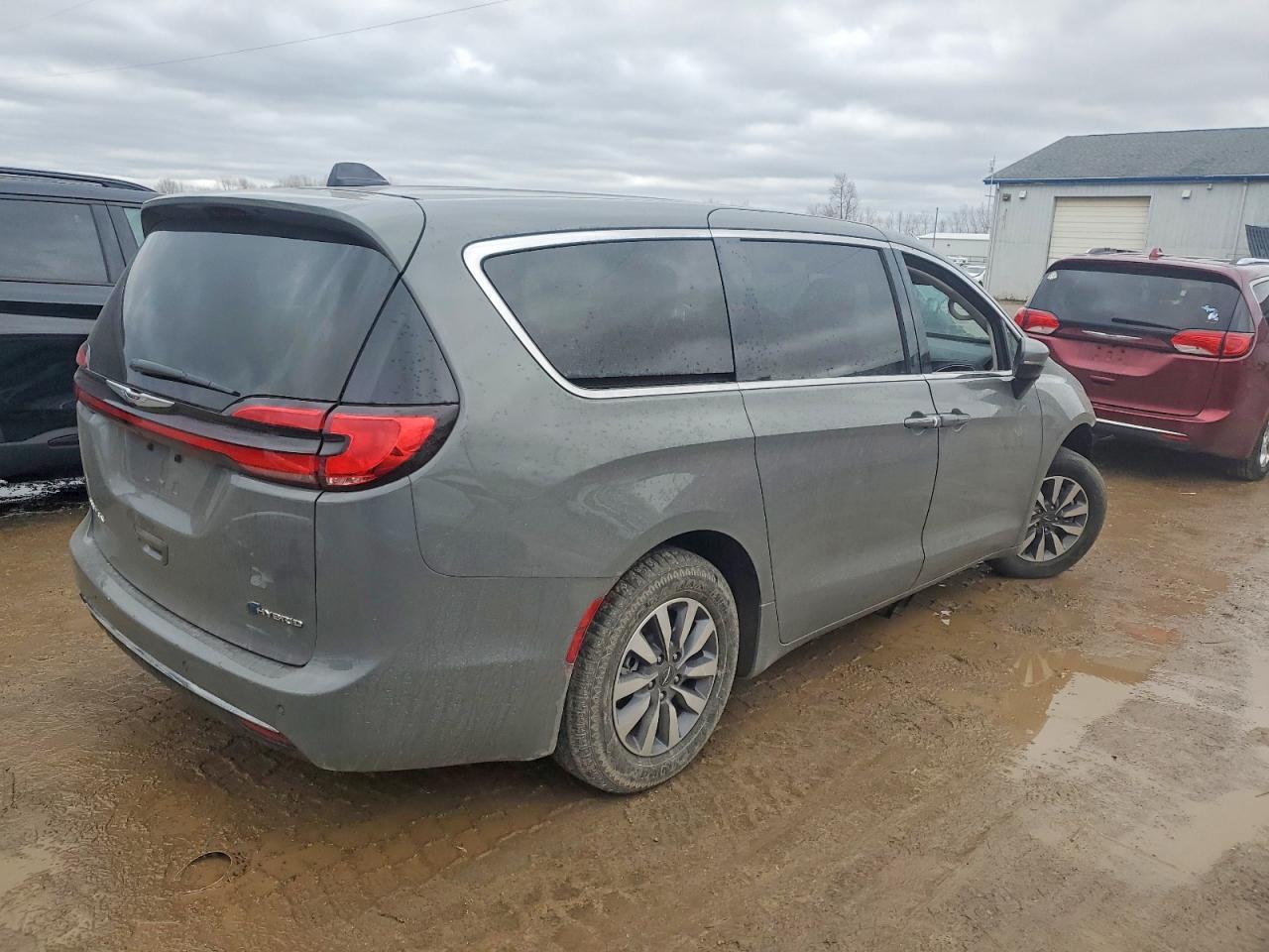 2023 Chrysler Pacifica Hybrid Touring l