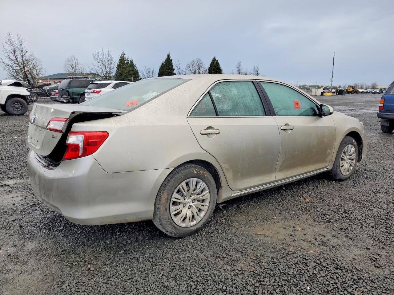 2014 Toyota Camry le