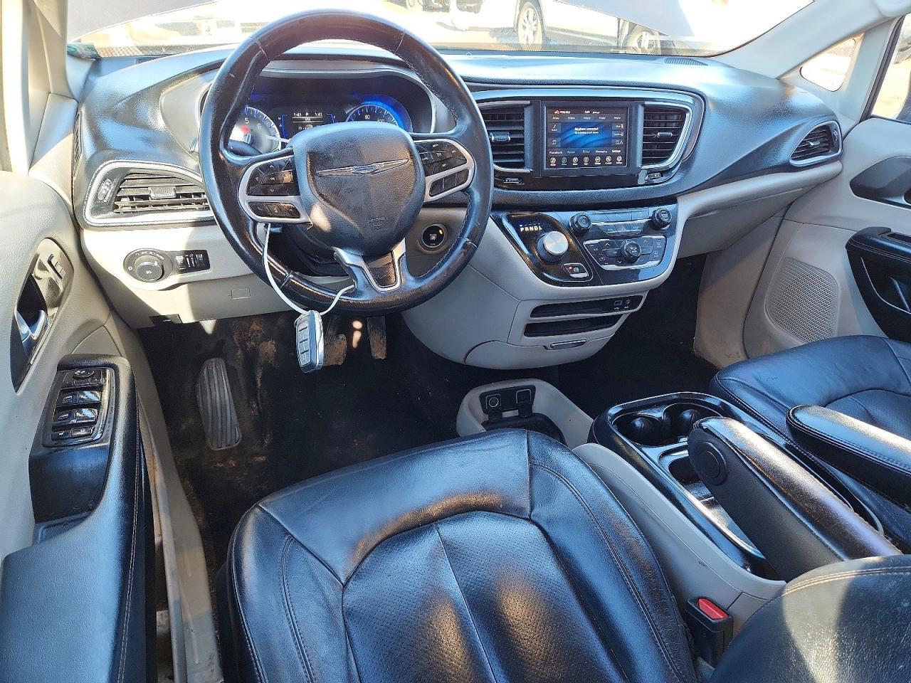 2020 Chrysler Pacifica Touring l