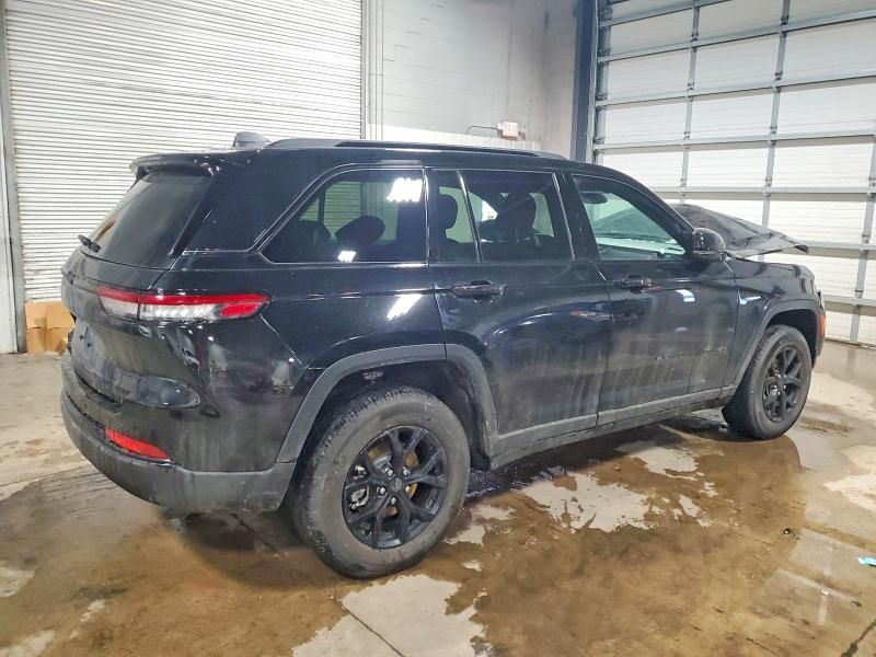2025 Jeep Grand Cherokee Laredo