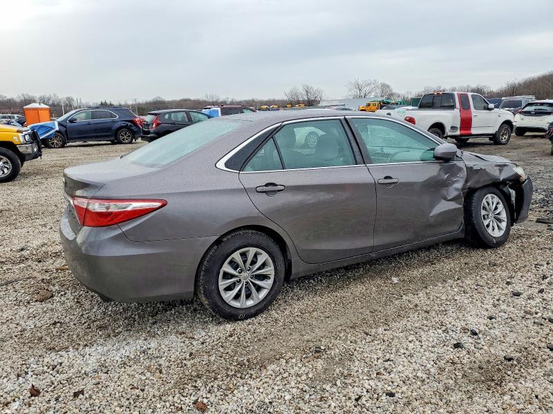 2016 Toyota Camry le