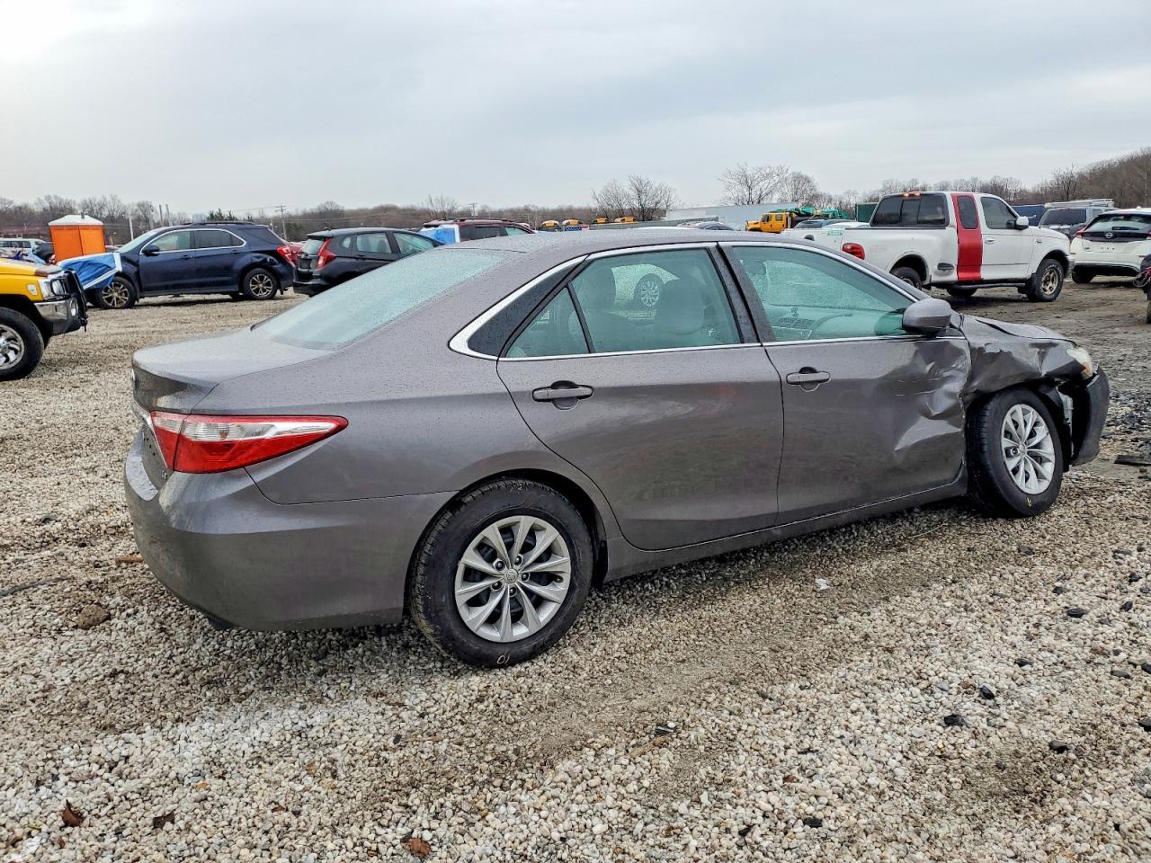 2016 Toyota Camry le