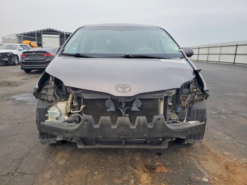 2011 Toyota Sienna Base