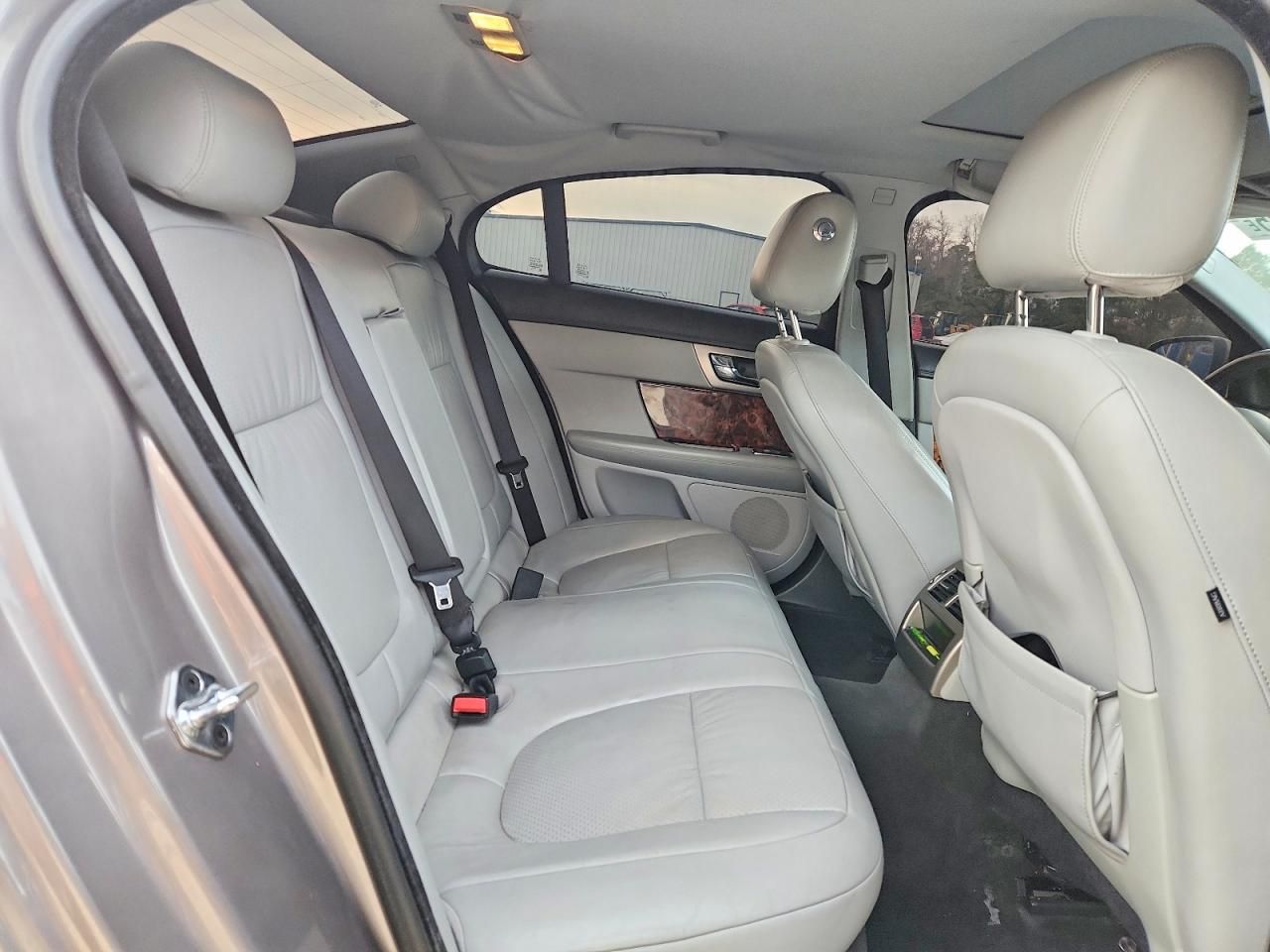 2010 Jaguar Xf Premium