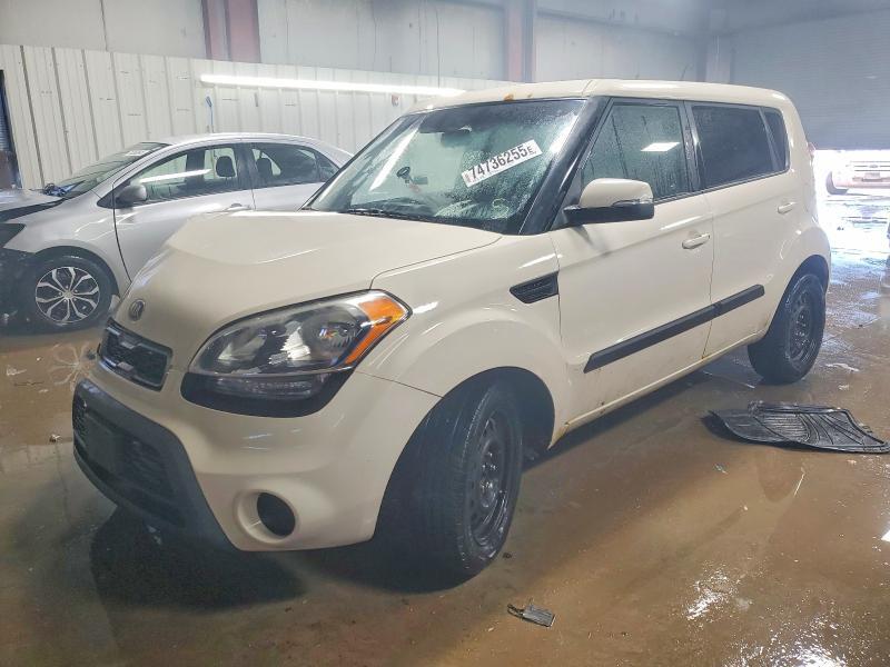 2013 KIA Soul +