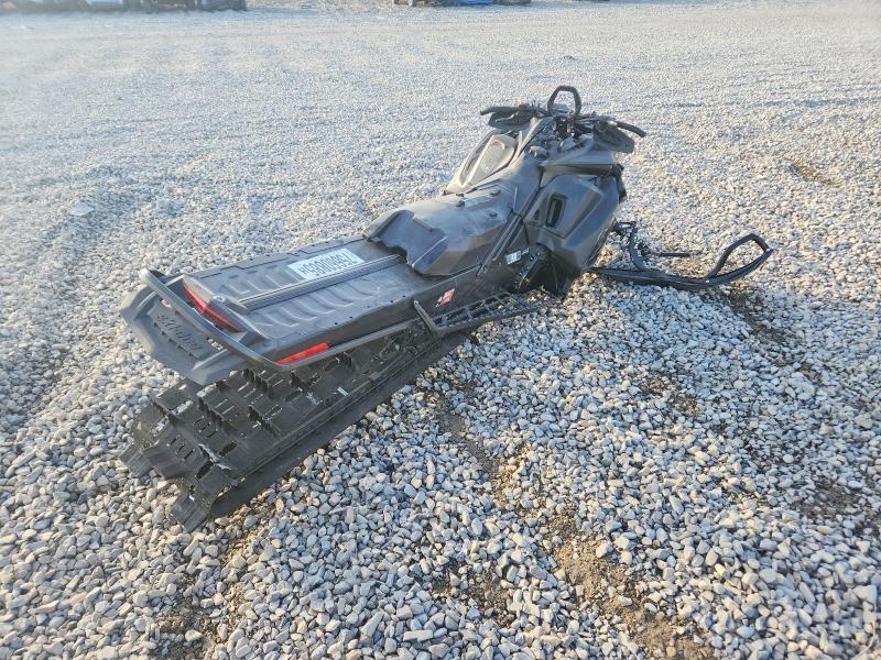 2022 Skidoo 2022 SKI-DOO Summit X 850 Snowmobile