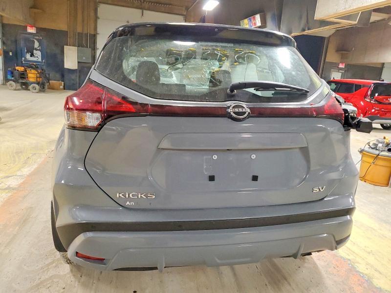 2023 Nissan Kicks sv