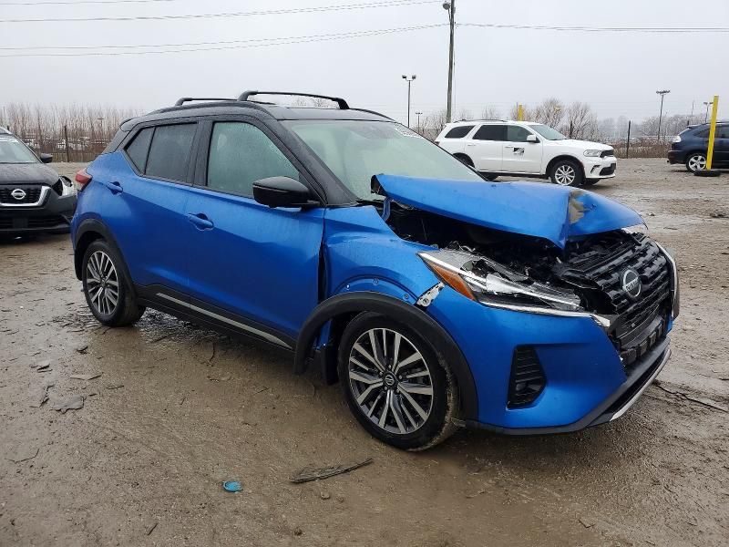 2021 Nissan Kicks sr