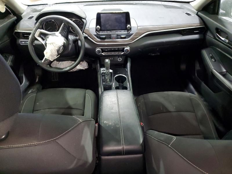 2024 Nissan Altima sv