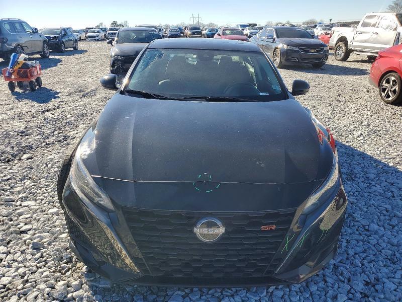 2024 Nissan Altima sr
