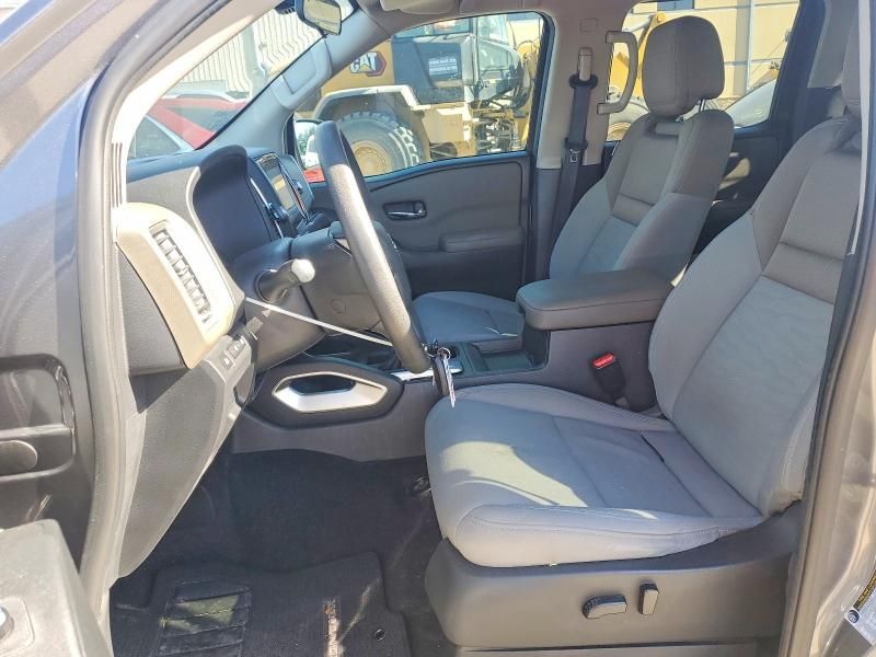 2022 Nissan Frontier s