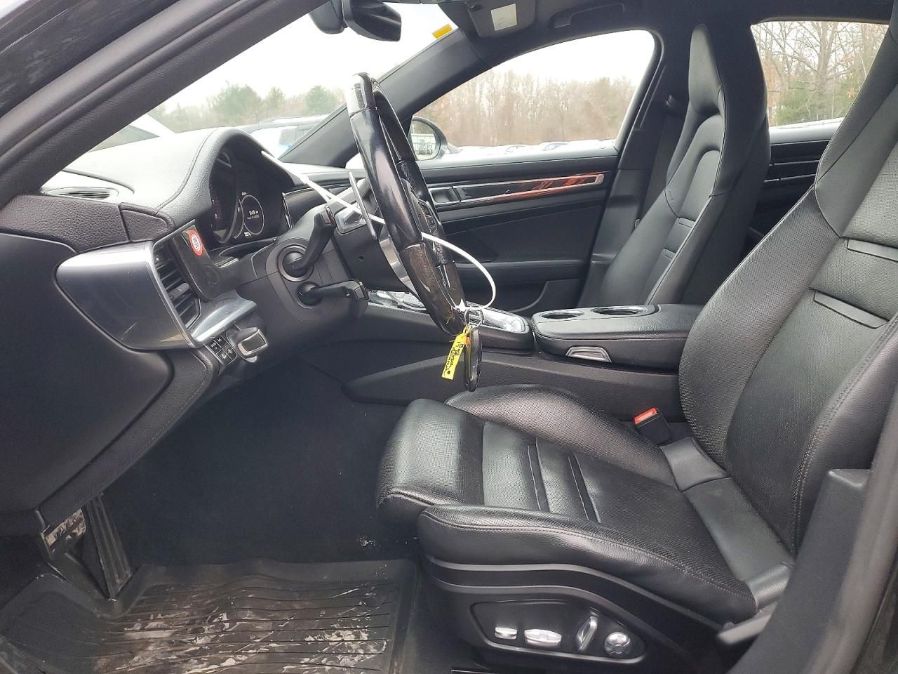 2017 Porsche Panamera 2