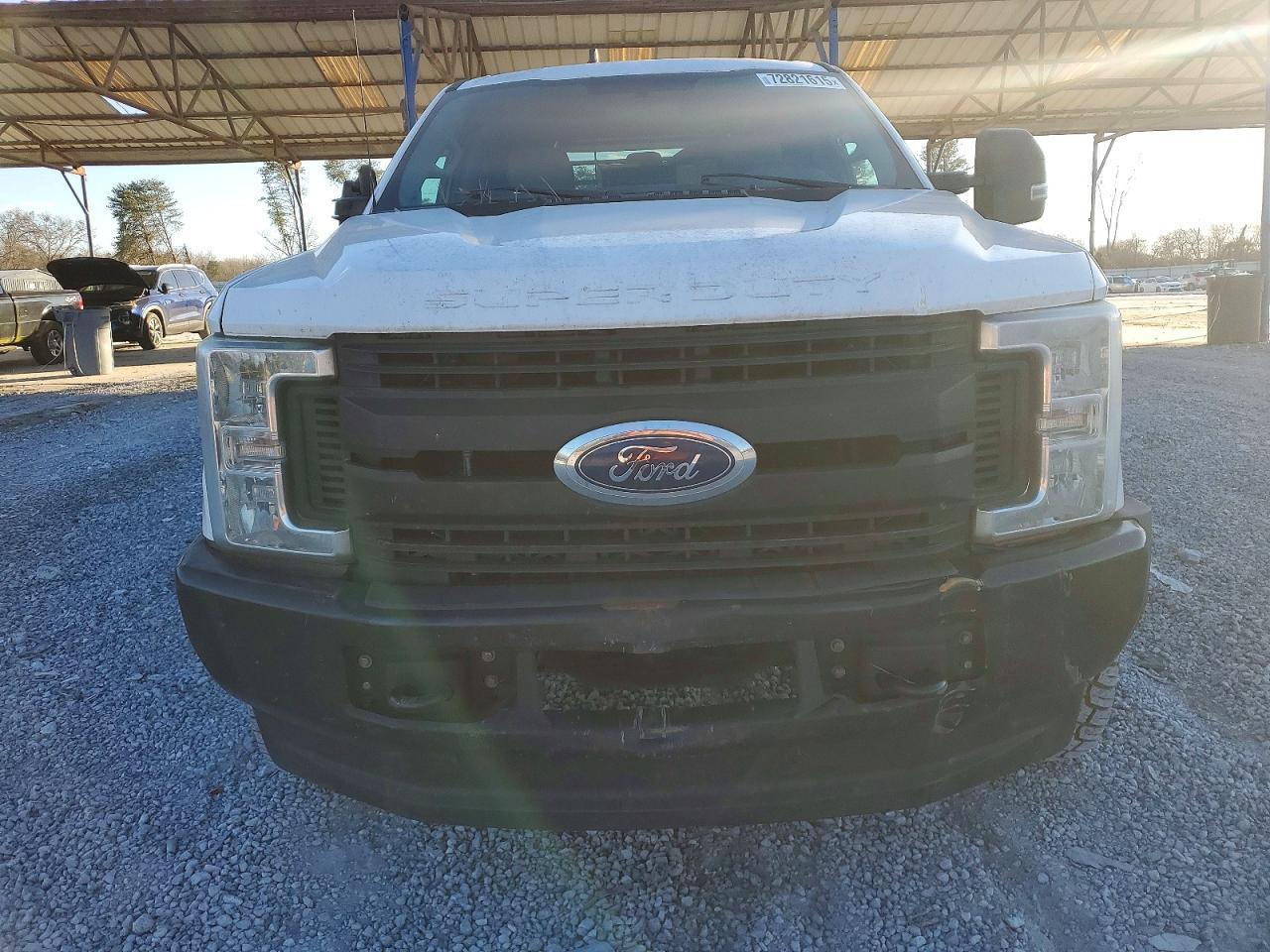2019 Ford F250 Super Duty Flatbed Truck