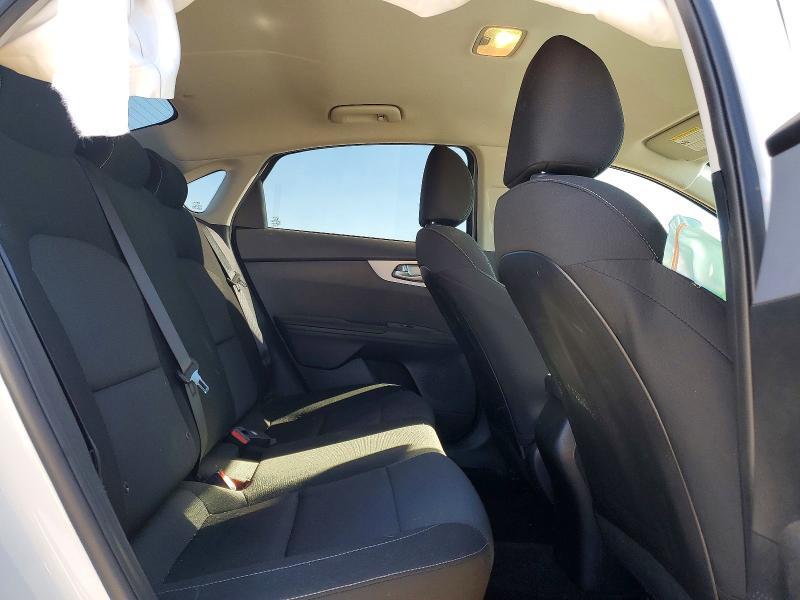 2024 KIA Forte lx